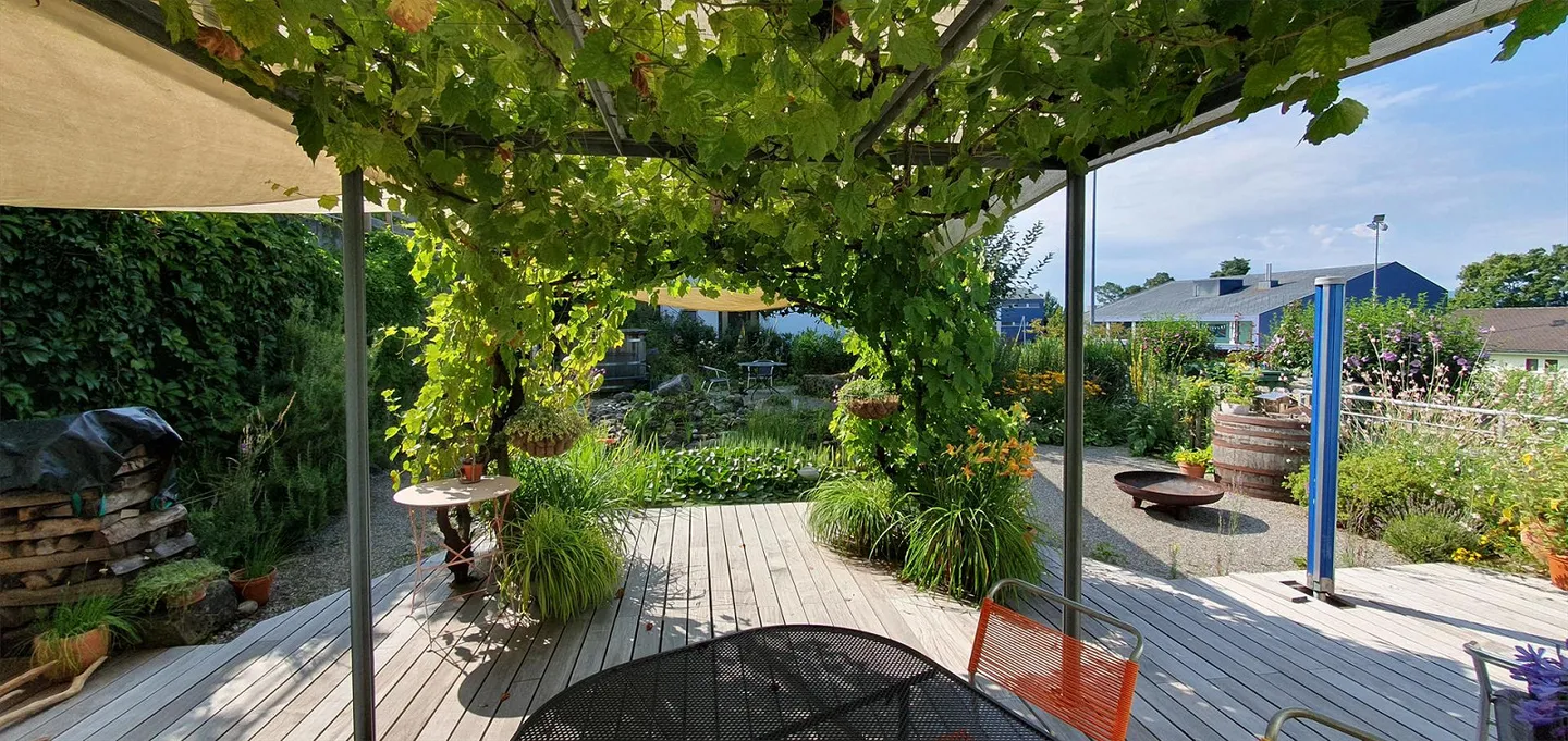 Ampia casa unifamiliare di 5,5 stanze con bellissimo giardino a Künten - Foto 1 di 8
