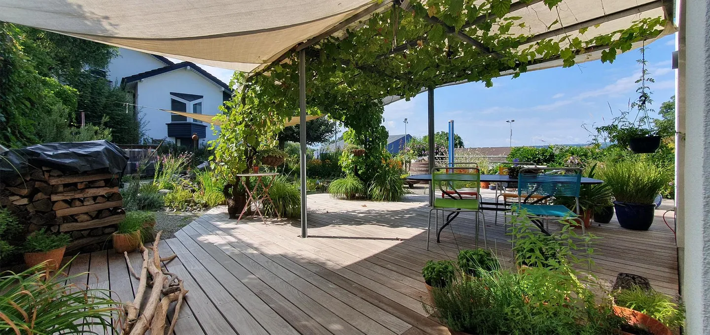 Ampia casa unifamiliare di 5,5 stanze con bellissimo giardino a Künten - Foto 7 di 8