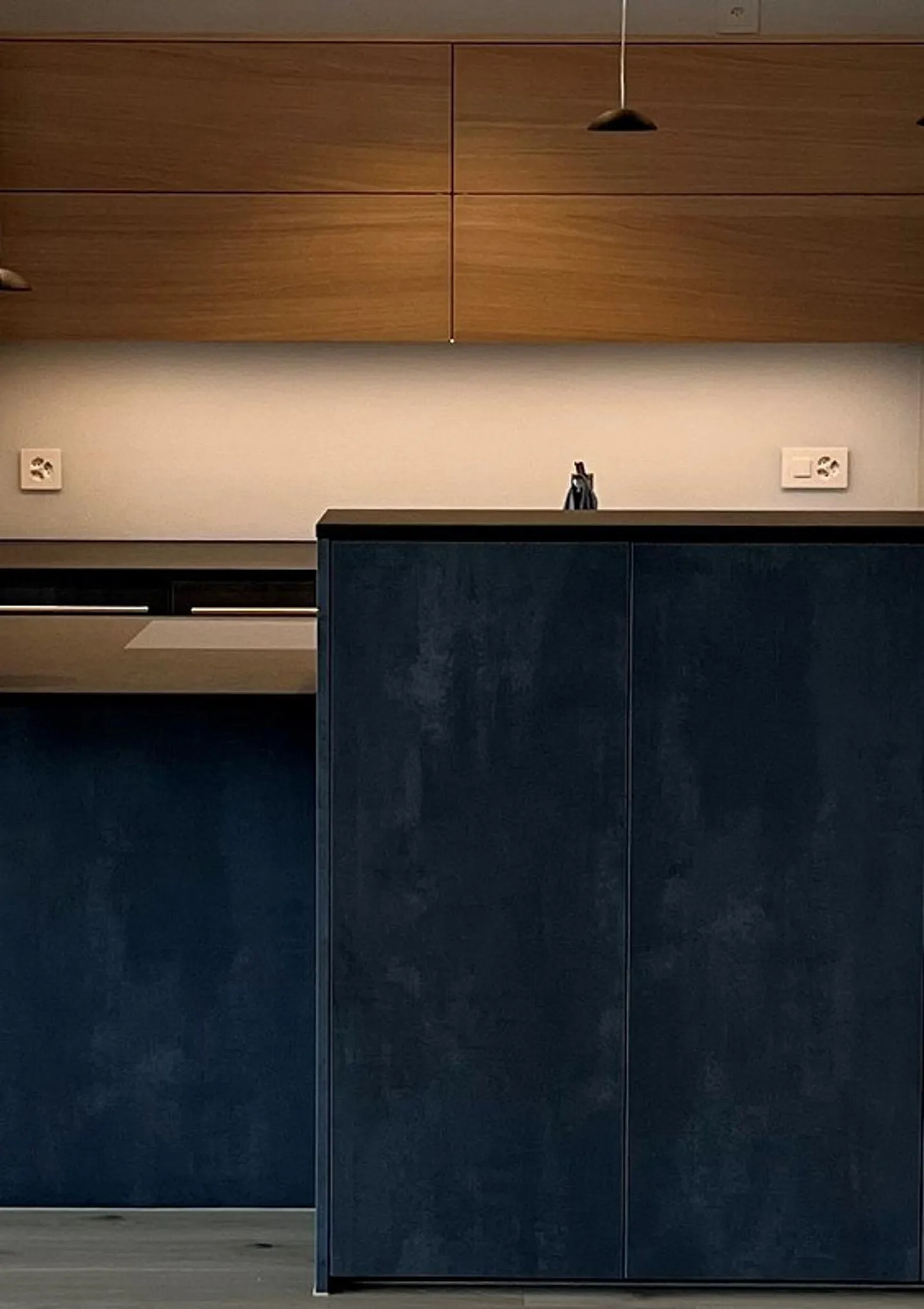 Modern 3.5-room apartment in the center of Sins - Photo 2 of 9