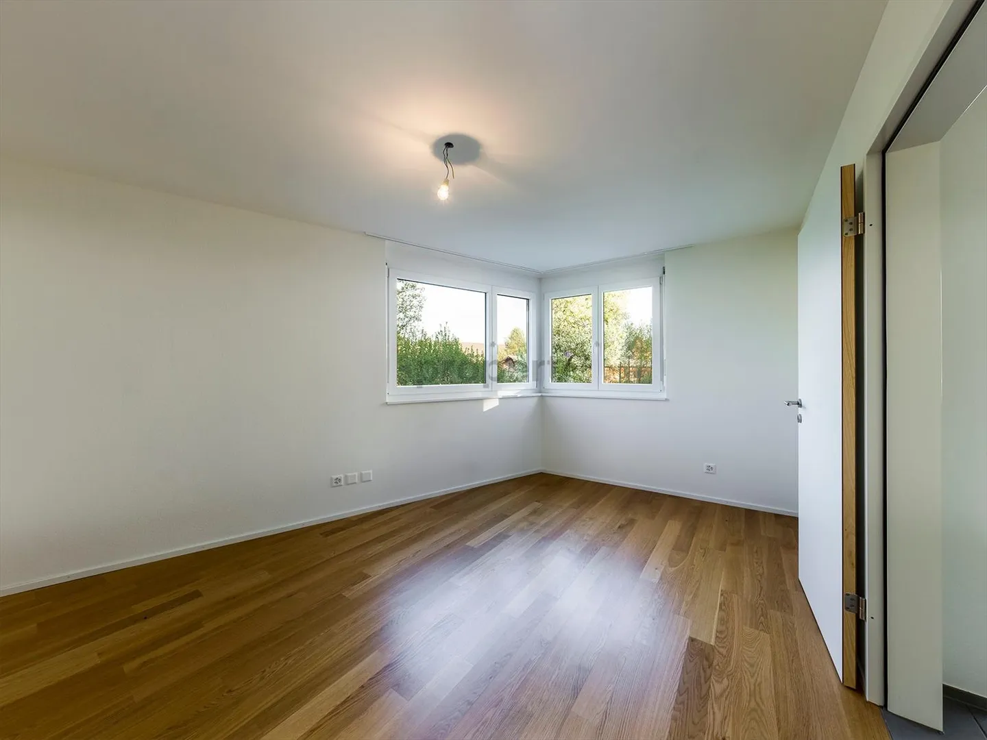 Bright 4.5-Room Apartment in Laufen - Photo 7 of 13