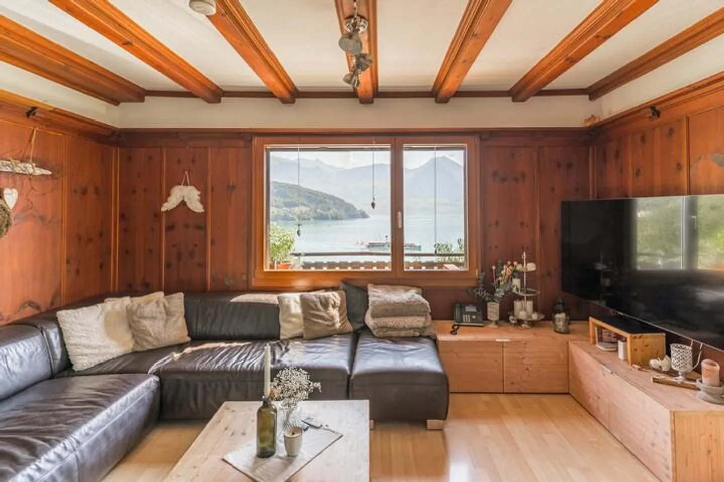 Charming Chalet with Lake View - Photo 4 of 8