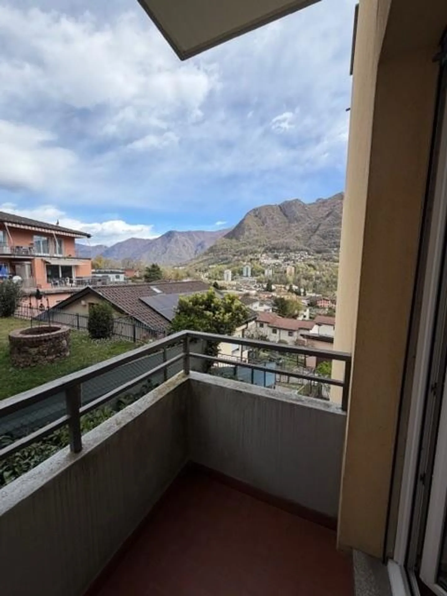 Geräumige und helle 3,5-Zimmer-Wohnung in Collina d'Oro - Foto 12 von 16