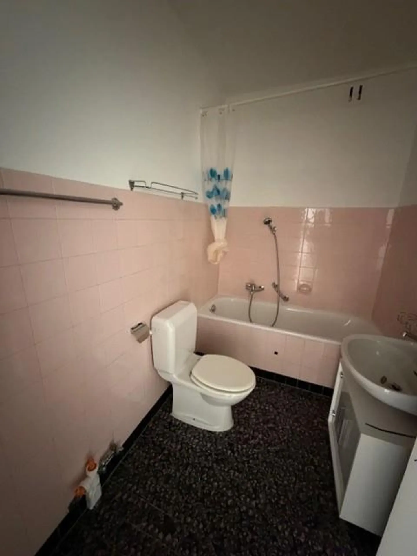 Geräumige und helle 3,5-Zimmer-Wohnung in Collina d'Oro - Foto 15 von 16