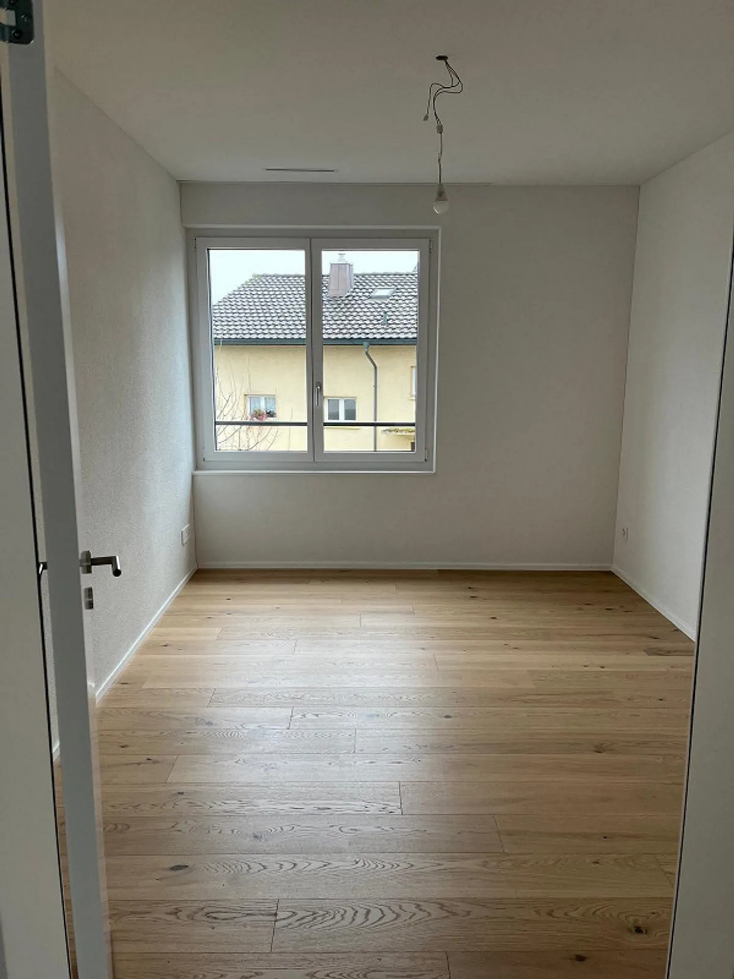 Modern 3.5-room apartment in the center of Sins - Photo 7 of 9