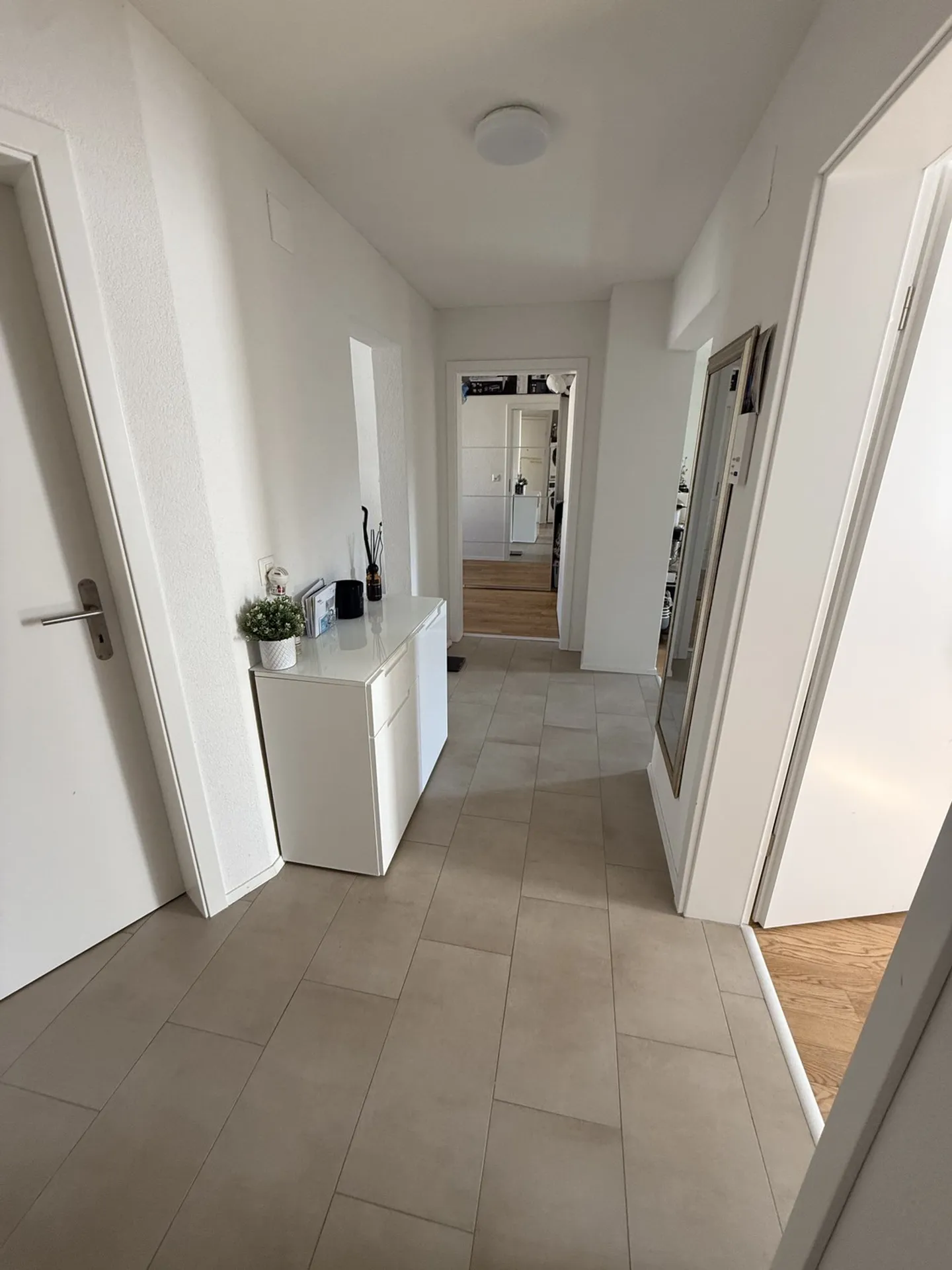 Modern 3.5-room apartment in a charming property - Photo 3 of 10