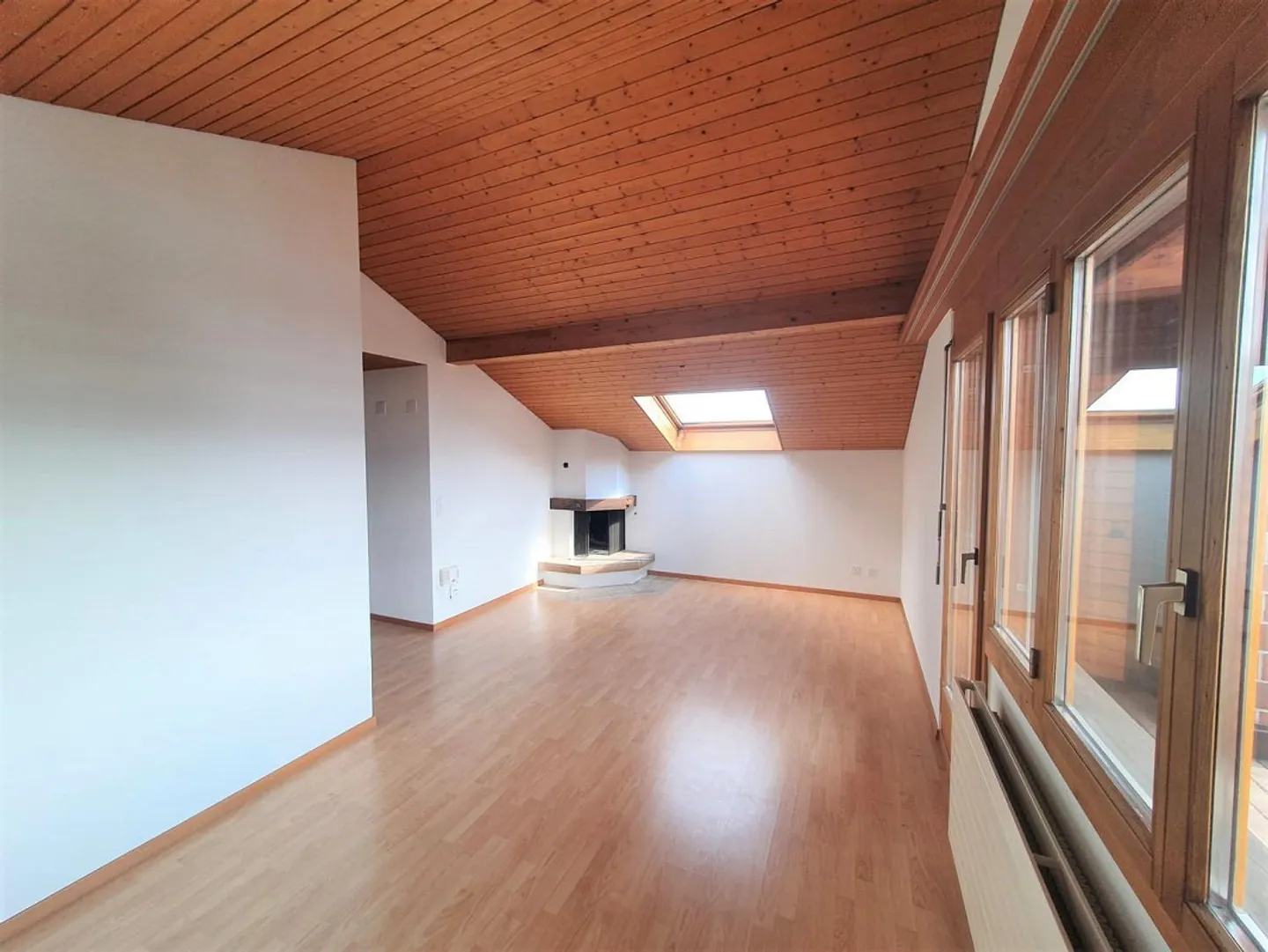 148 m². Lots of light. Lots of space. Lots of home. - Photo 2 of 11