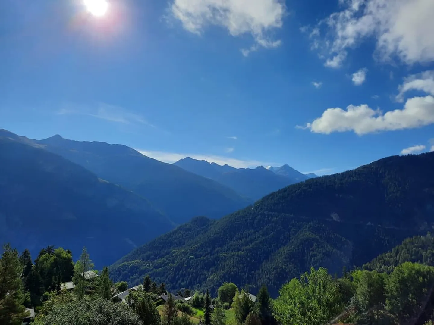 Tourist Location - Spacious Chalet with Spectacular View of the Val d'Anniv - Photo 1 of 13