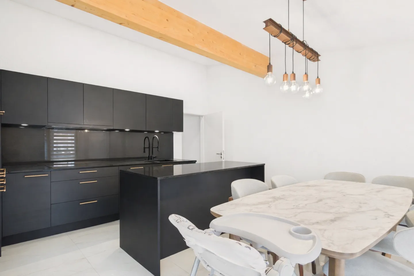 Maison Mitoyenne Moderne - Photo 3 sur 11