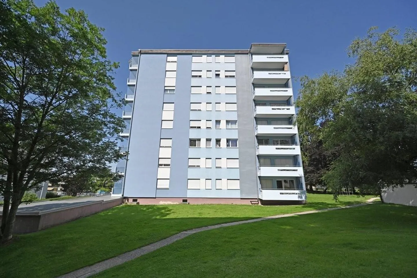 Beautiful studio near the city - Photo 2 of 8