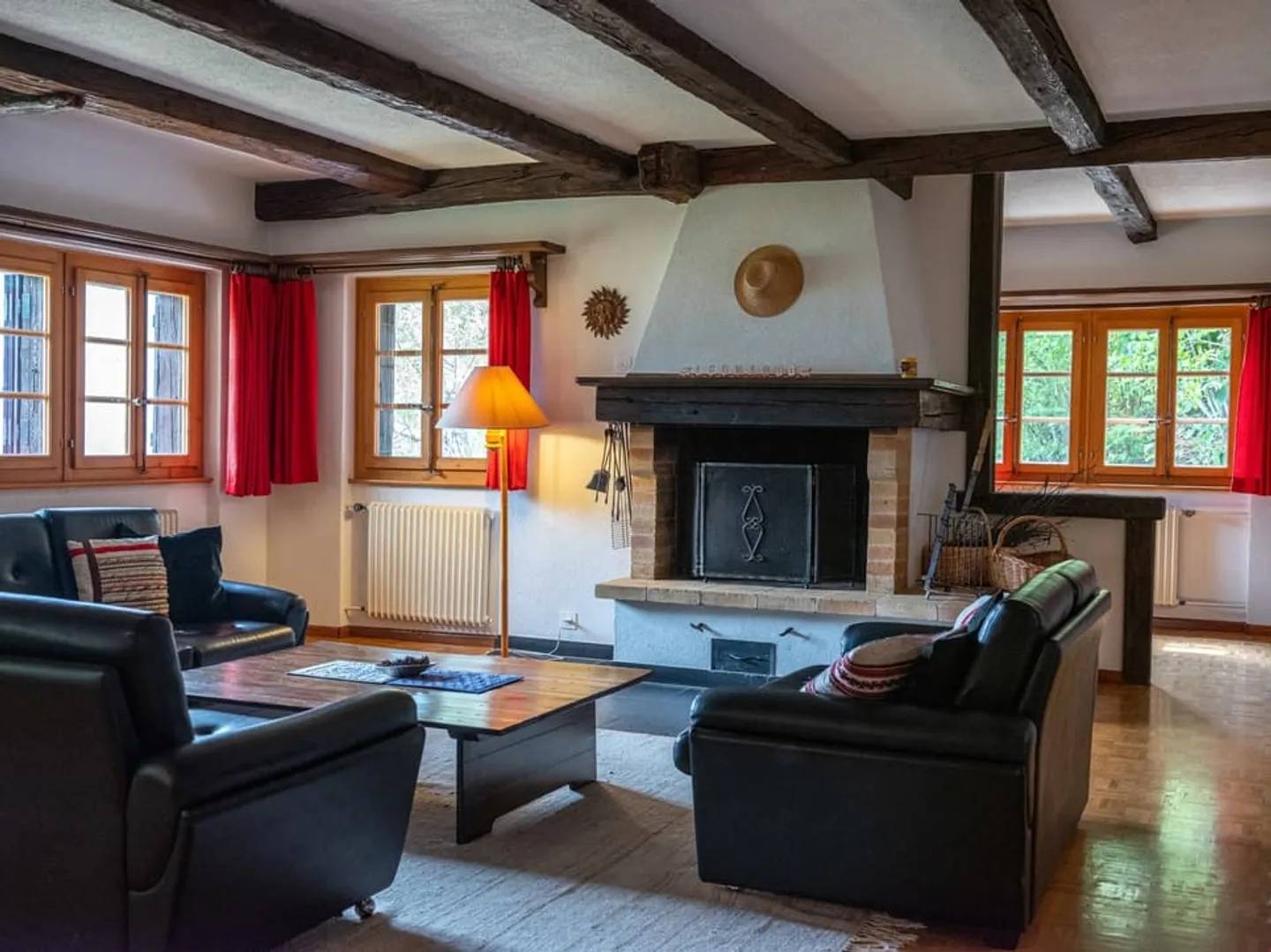 Tourist Location - Spacious Chalet with Spectacular View of the Val d'Anniv - Photo 4 of 13