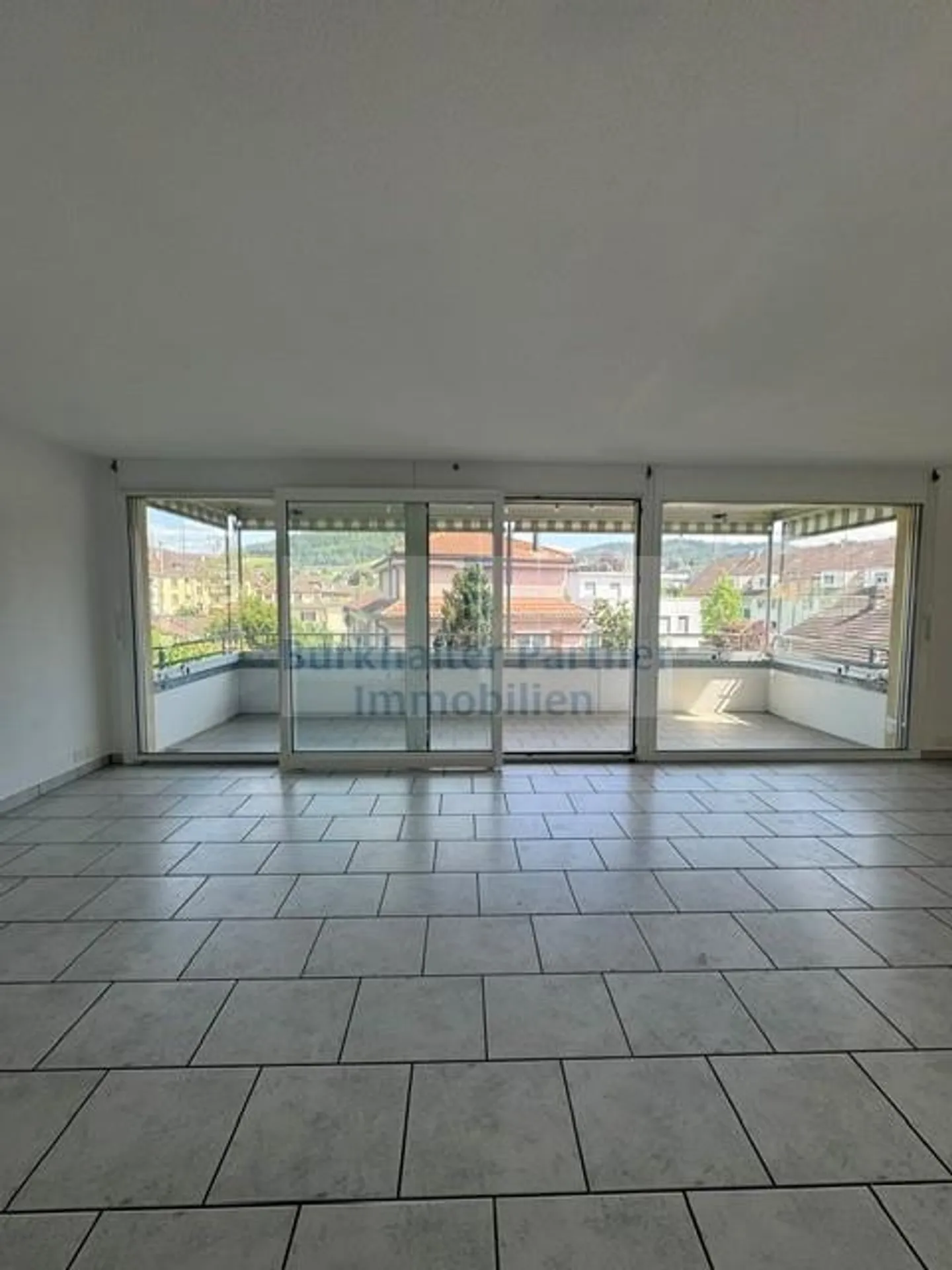 Bright 4.5-room apartment at Dianaweg 8 in Liebefeld - Photo 2 of 13