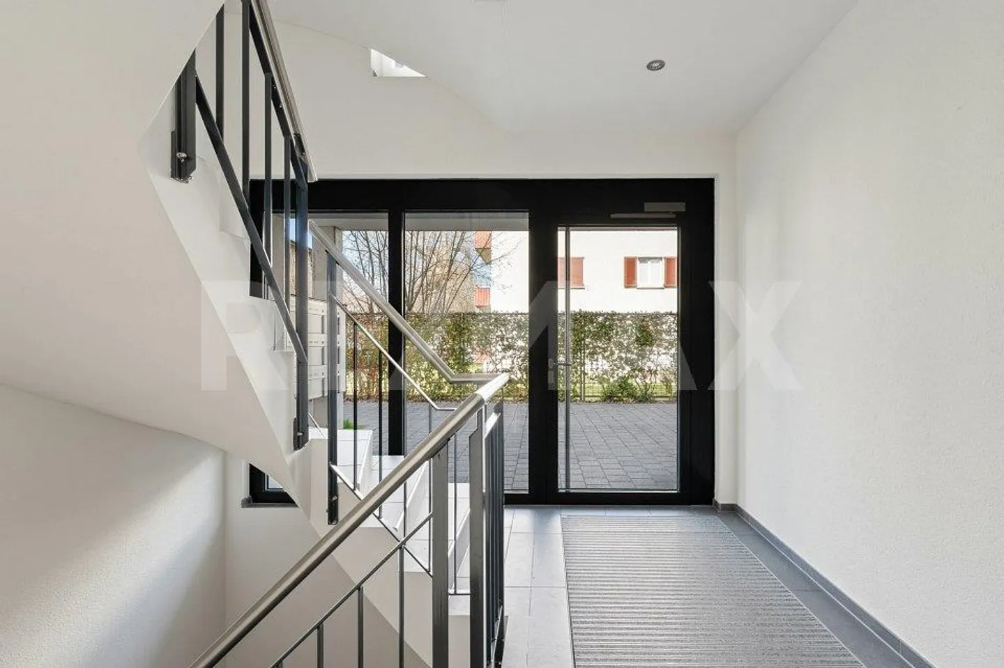 New Family Gem in the Heart of Lenzburg - Photo 6 of 10