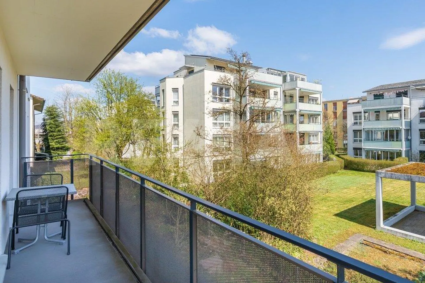 New Family Gem in the Heart of Lenzburg - Photo 7 of 10