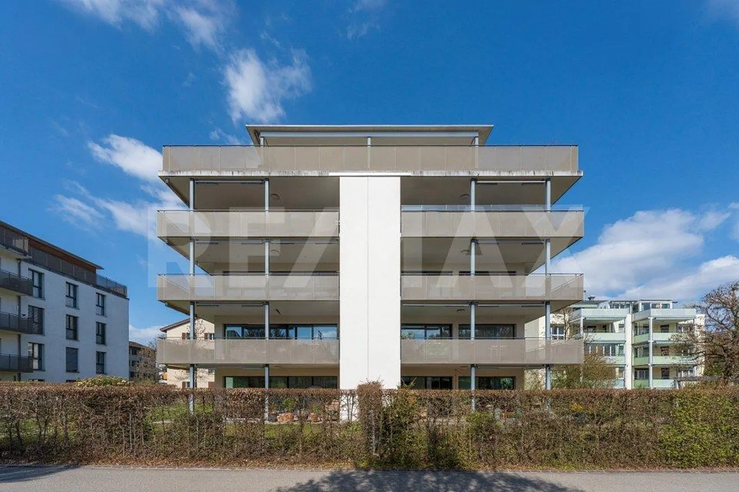 New Family Gem in the Heart of Lenzburg - Photo 9 of 10