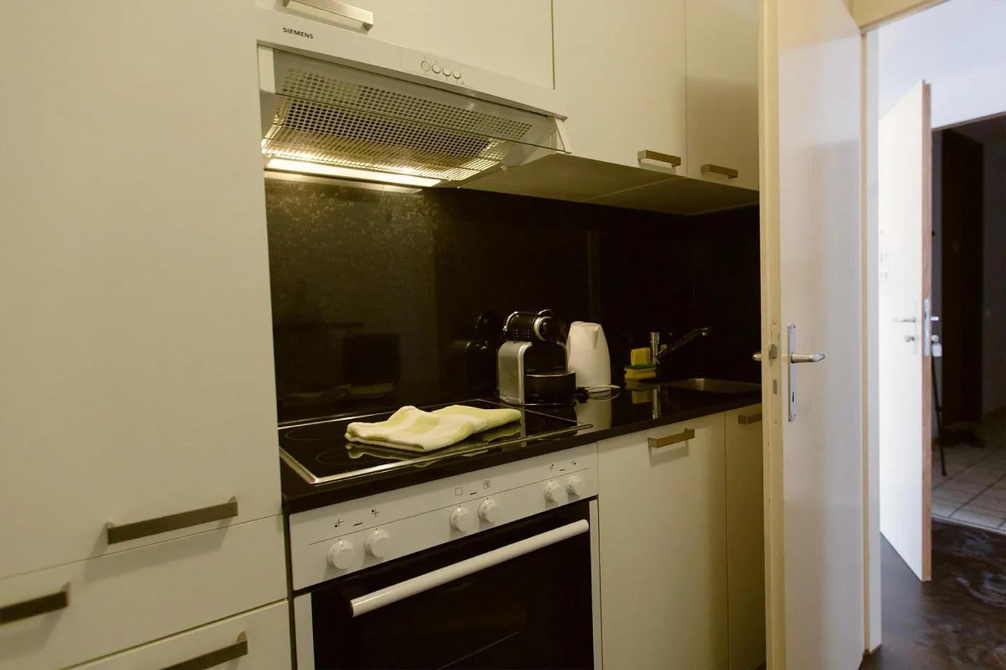 Furnished 2.5-room apartment with service - Basel St. Johann / Novartis Campus - Photo 6 of 9