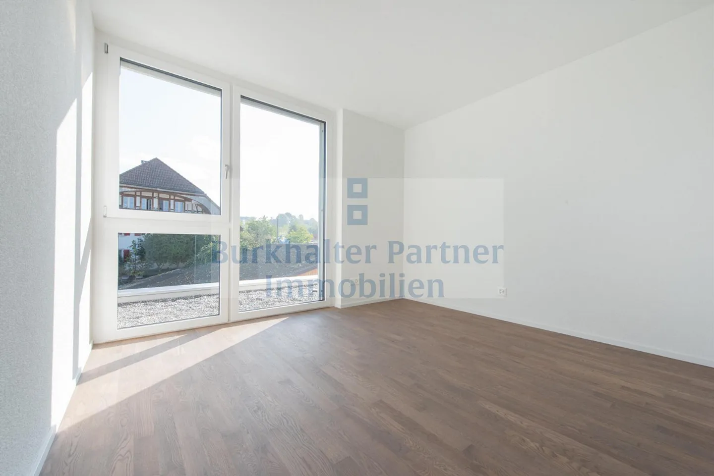 La tua nuova casa con una vera qualità della vita - goditi la loggia e la terrazza - Foto 5 di 10
