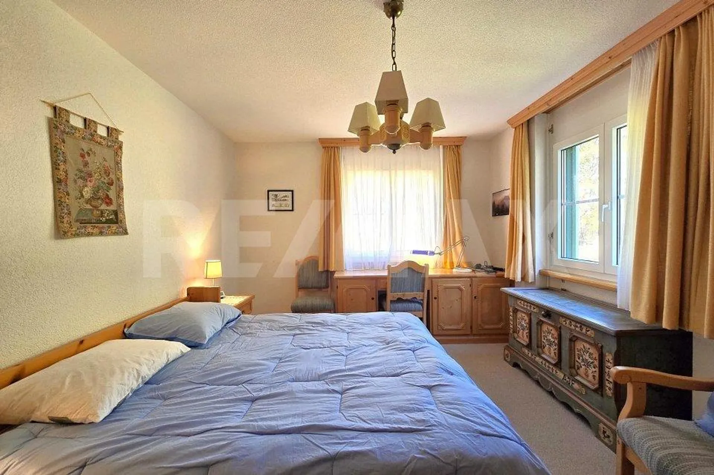 Cozy 3.5-room apartment in a prime location in Leukerbad - with unobstructed views - Photo 8 of 13
