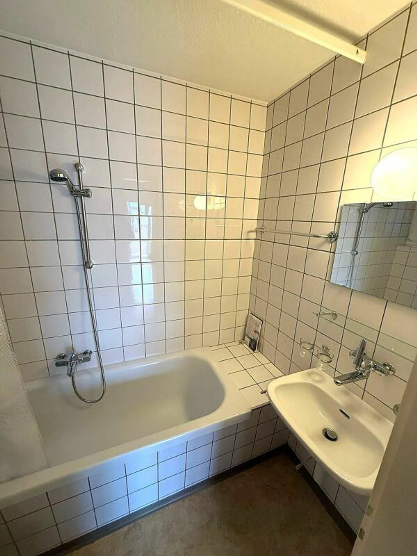 Bright 3.0 room apartment for rent - Photo 5 of 6