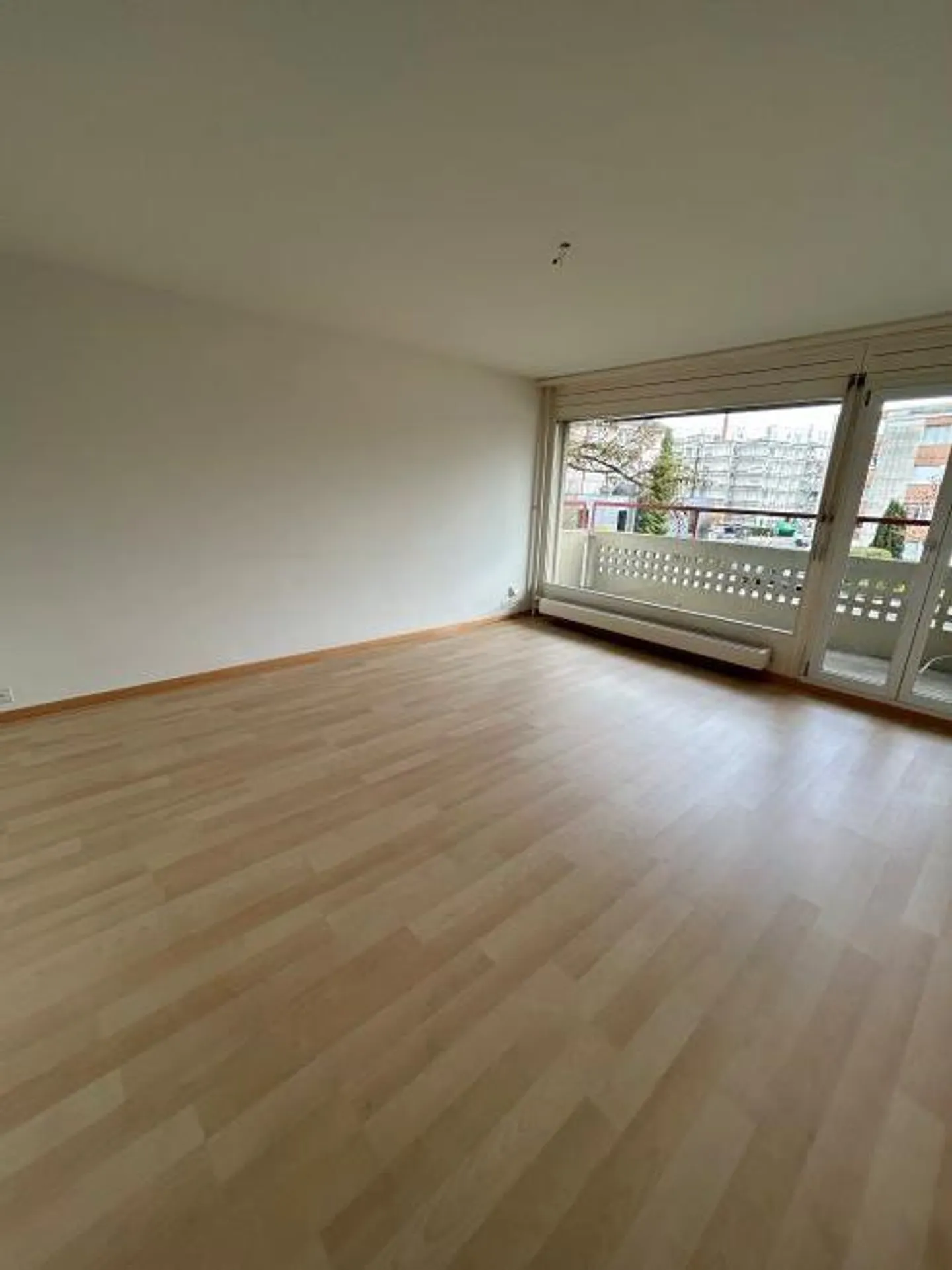 3-room apartment with 2 balconies - Photo 2 of 6