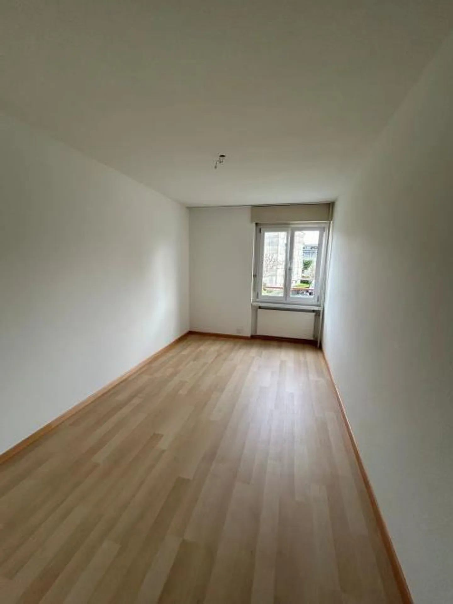 3-room apartment with 2 balconies - Photo 3 of 6