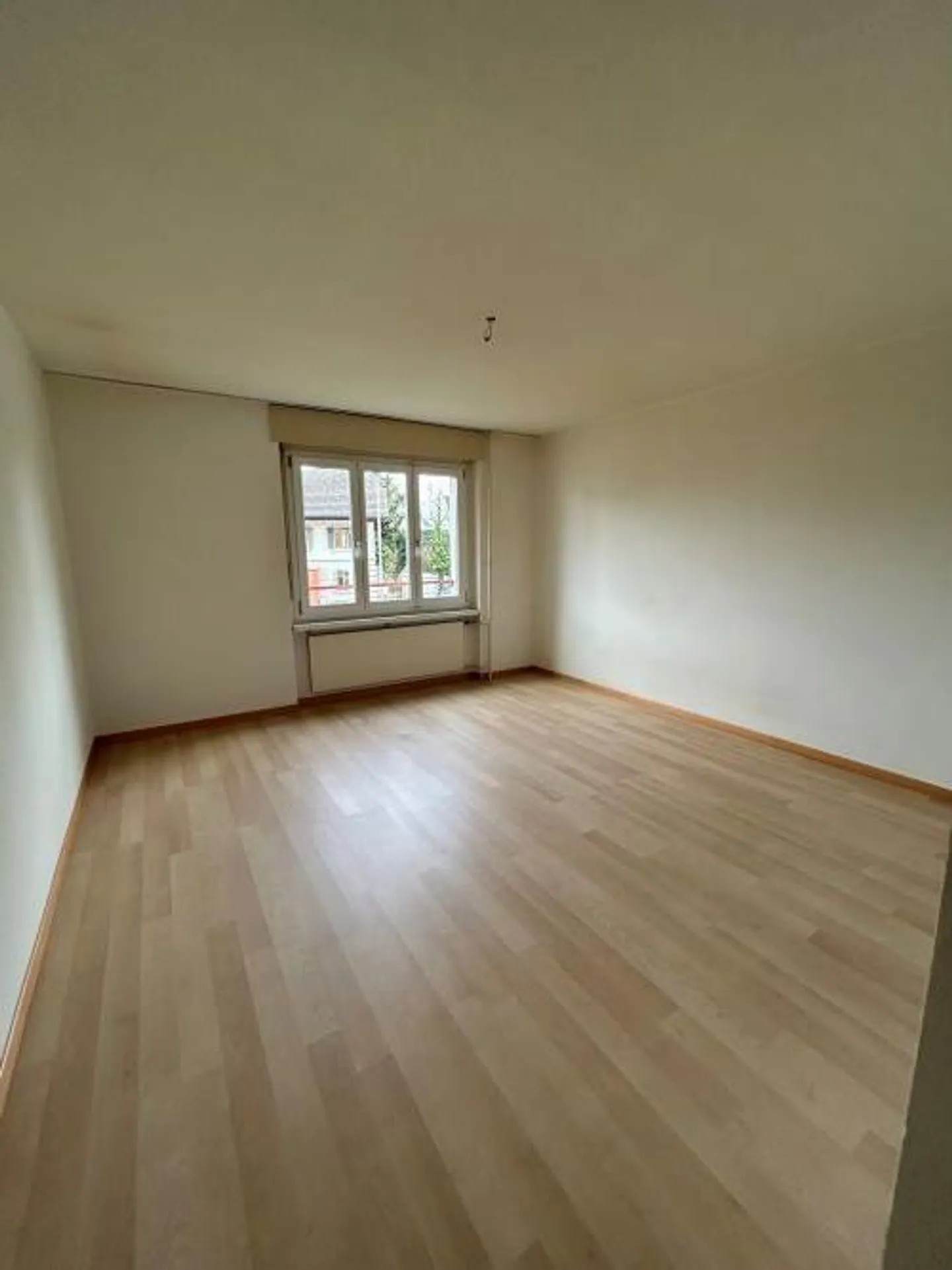 3-room apartment with 2 balconies - Photo 4 of 6