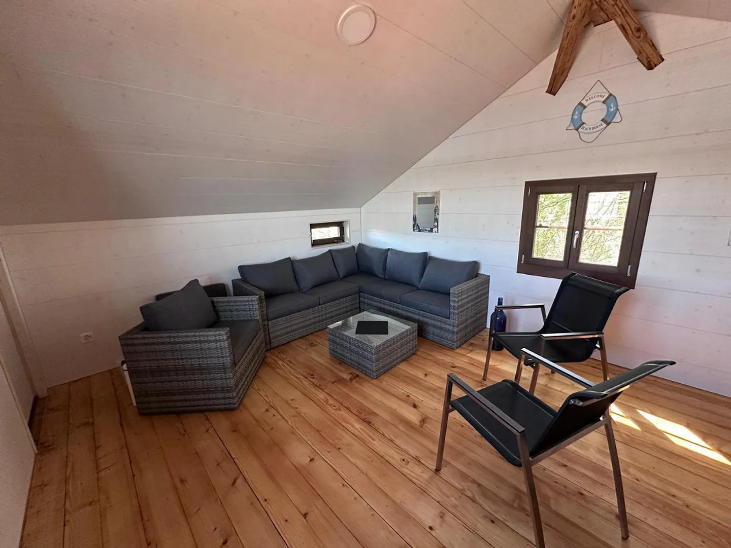 Dreamlike Boat and Bath House at Beautiful Hallwilersee - Photo 7 of 12