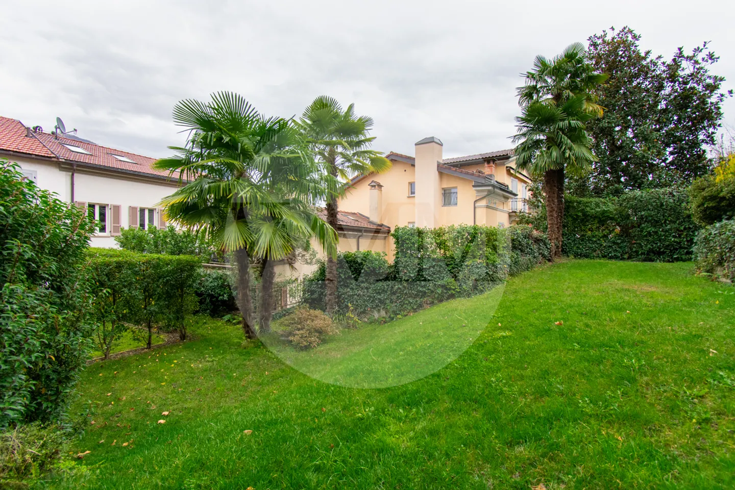 LOFT OF CHARM WITH PRIVATE GARDEN AND ADJOINING APARTMENT - Photo 13 of 20