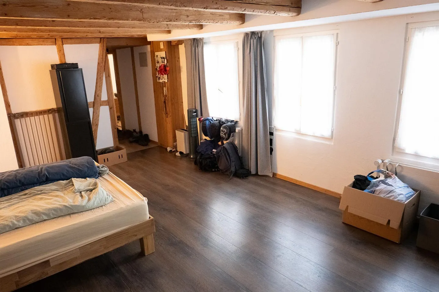 Charmante 2.5-Zimmer-Wohnung mit eigenem Sitzplatz  in Langnau am Albi - Foto 4 von 15