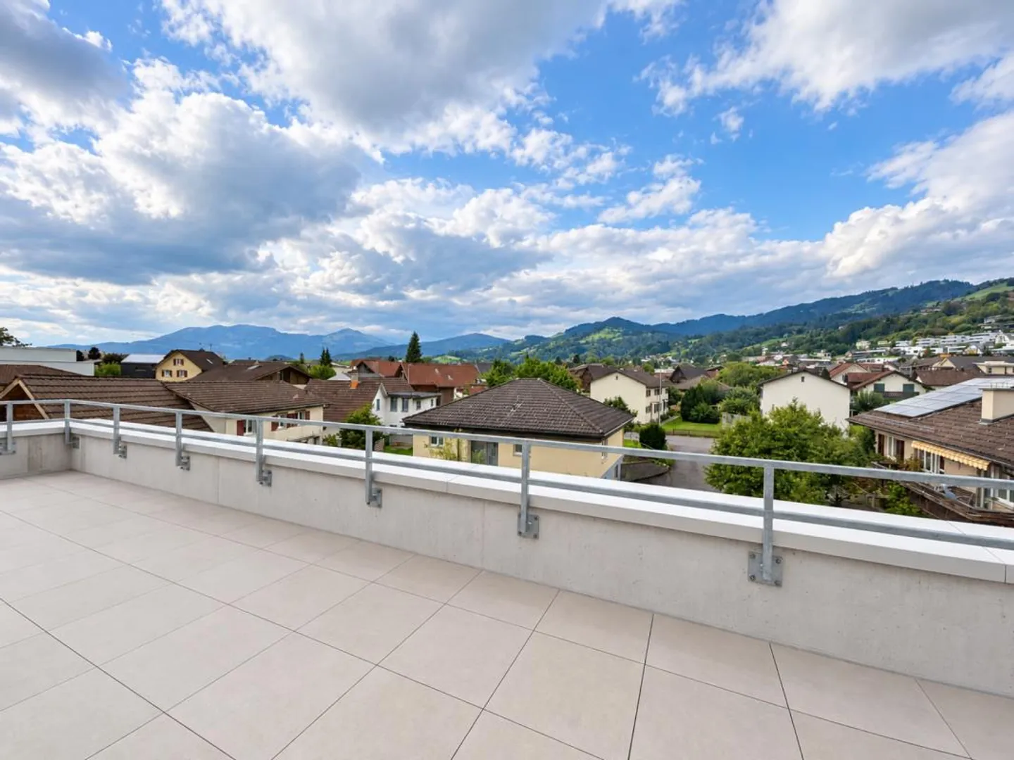 Appartement penthouse de très haute qualité avec immense terrasse et magnifique vue panoramique - Photo 4 sur 12