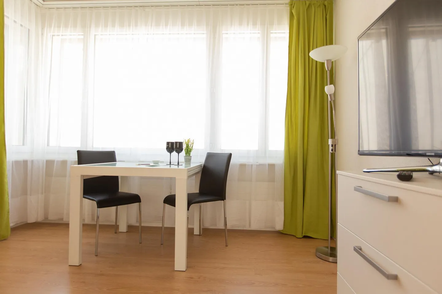Furnished 1.5-room apartment with service - City Center / Downtown Basel - Photo 3 of 7