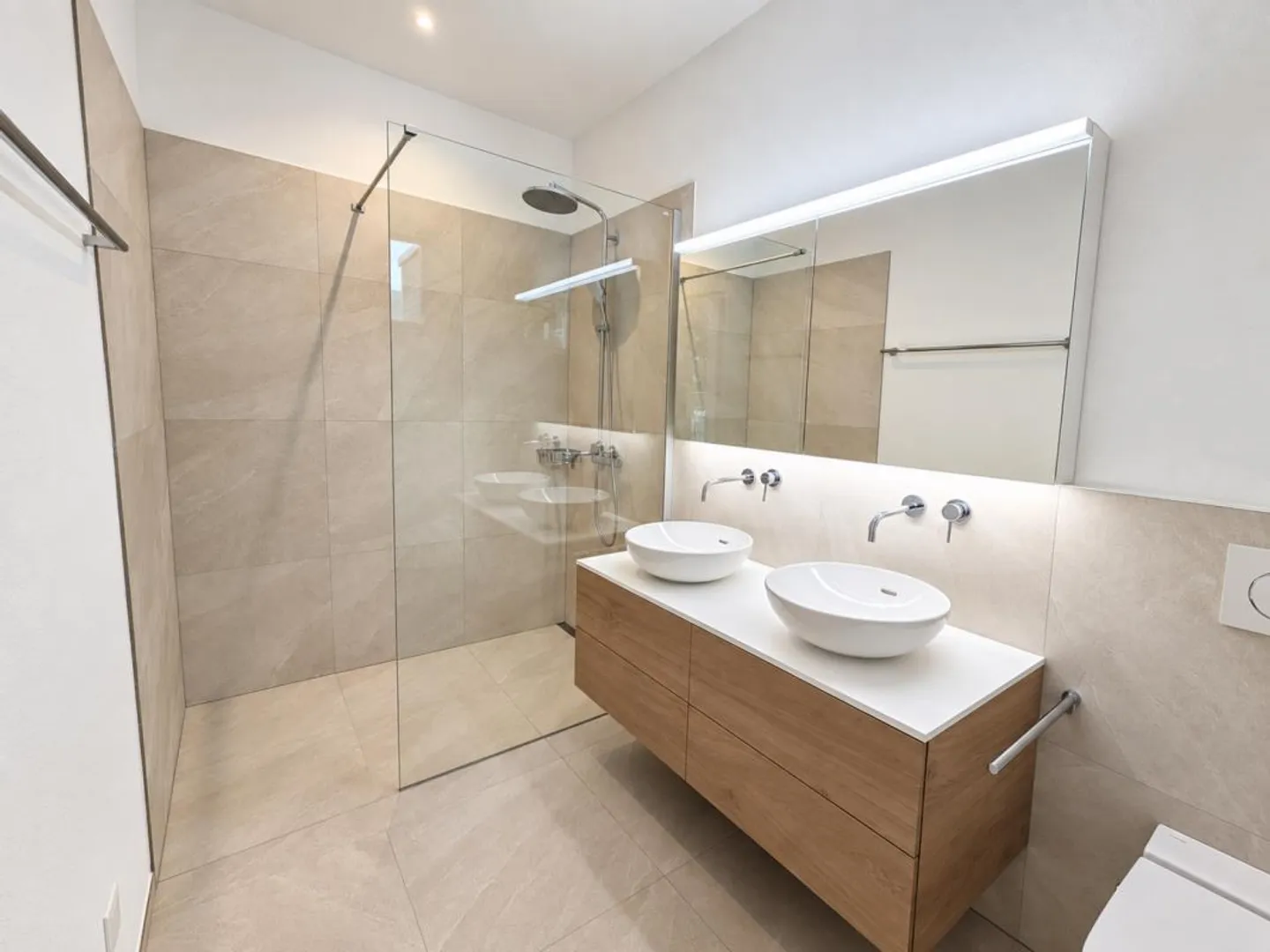 Appartement penthouse de très haute qualité avec immense terrasse et magnifique vue panoramique - Photo 5 sur 12
