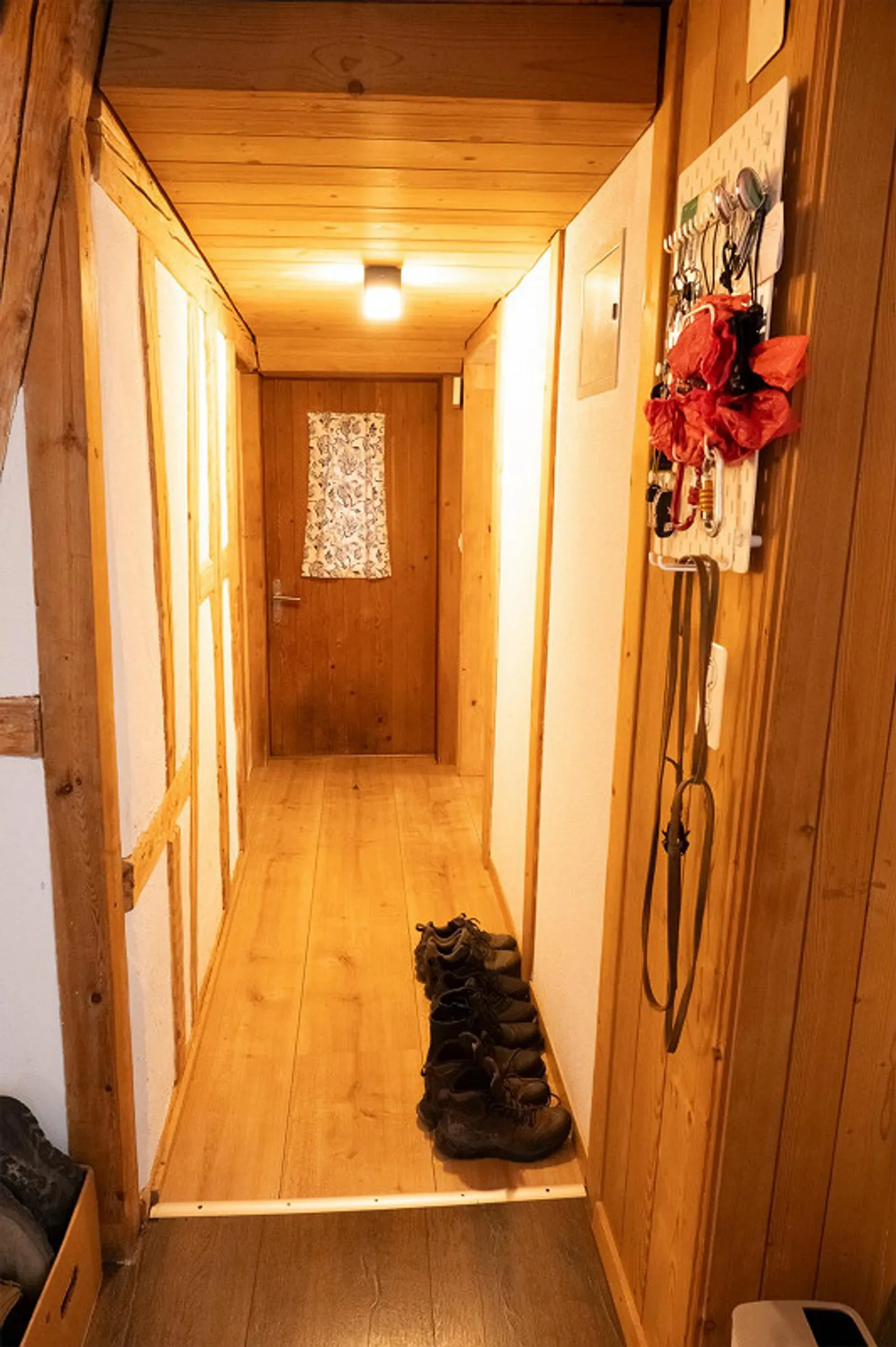 Charmante 2.5-Zimmer-Wohnung mit eigenem Sitzplatz  in Langnau am Albi - Foto 9 von 15