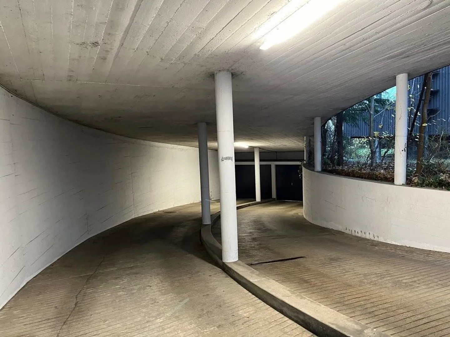 Secure your parking space today - Photo 3 of 4