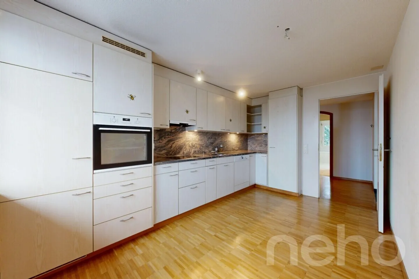 Charmante appartement de 5,5 pièces avec potentiel au cœur de Weinfelden - Photo 3 sur 12