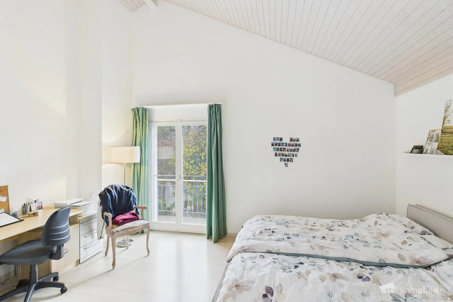 Detached Family Home with a View - Photo 8 of 18