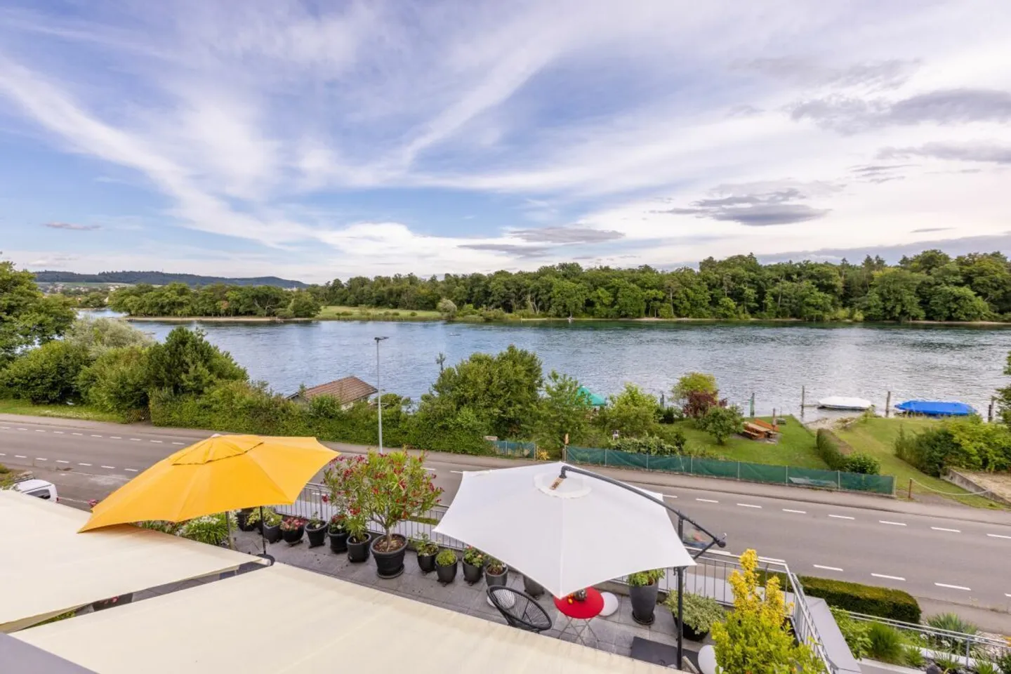 Exclusive 5.5-room terrace apartment - Premium Rhine view in Büsingen am Hochrhein - Photo 1 of 42