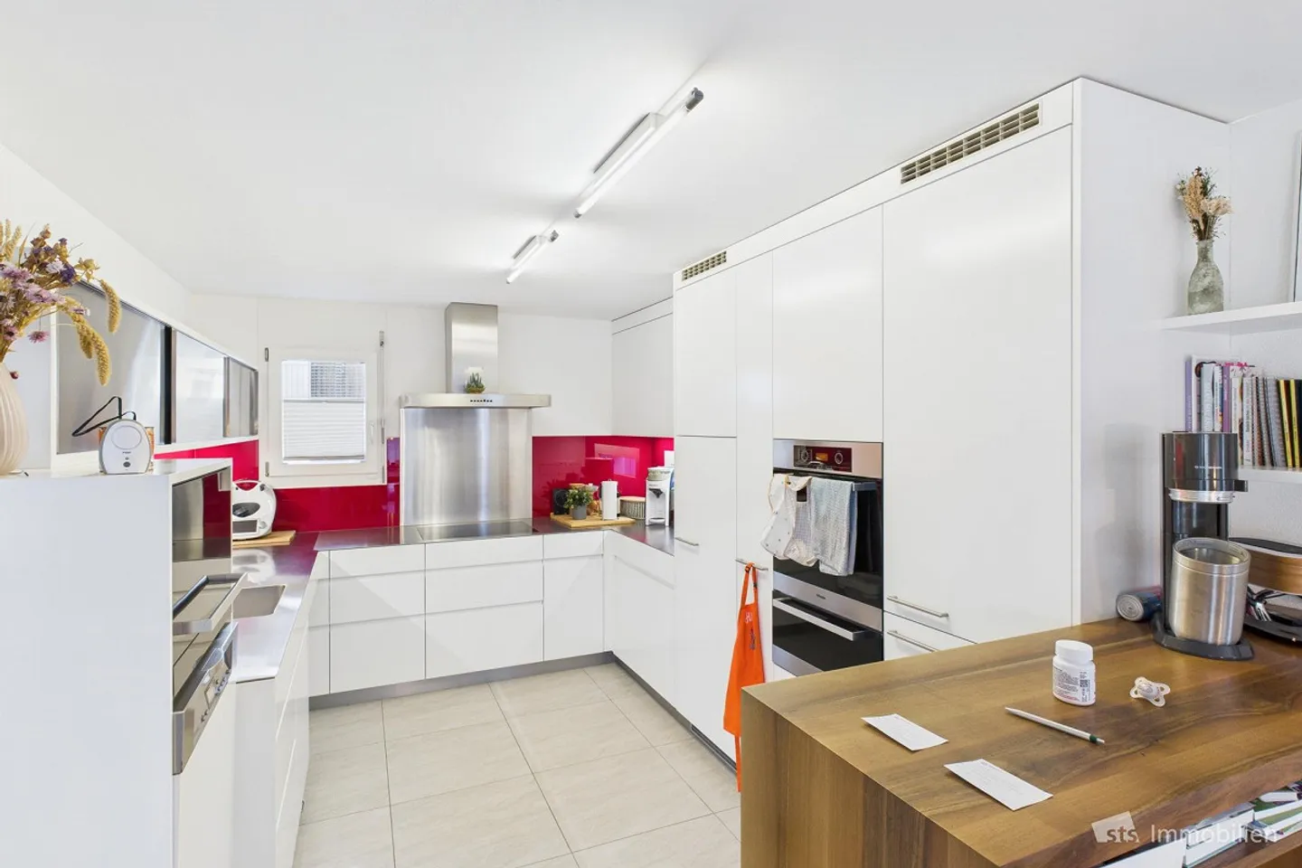 Detached Family Home with a View - Photo 5 of 18