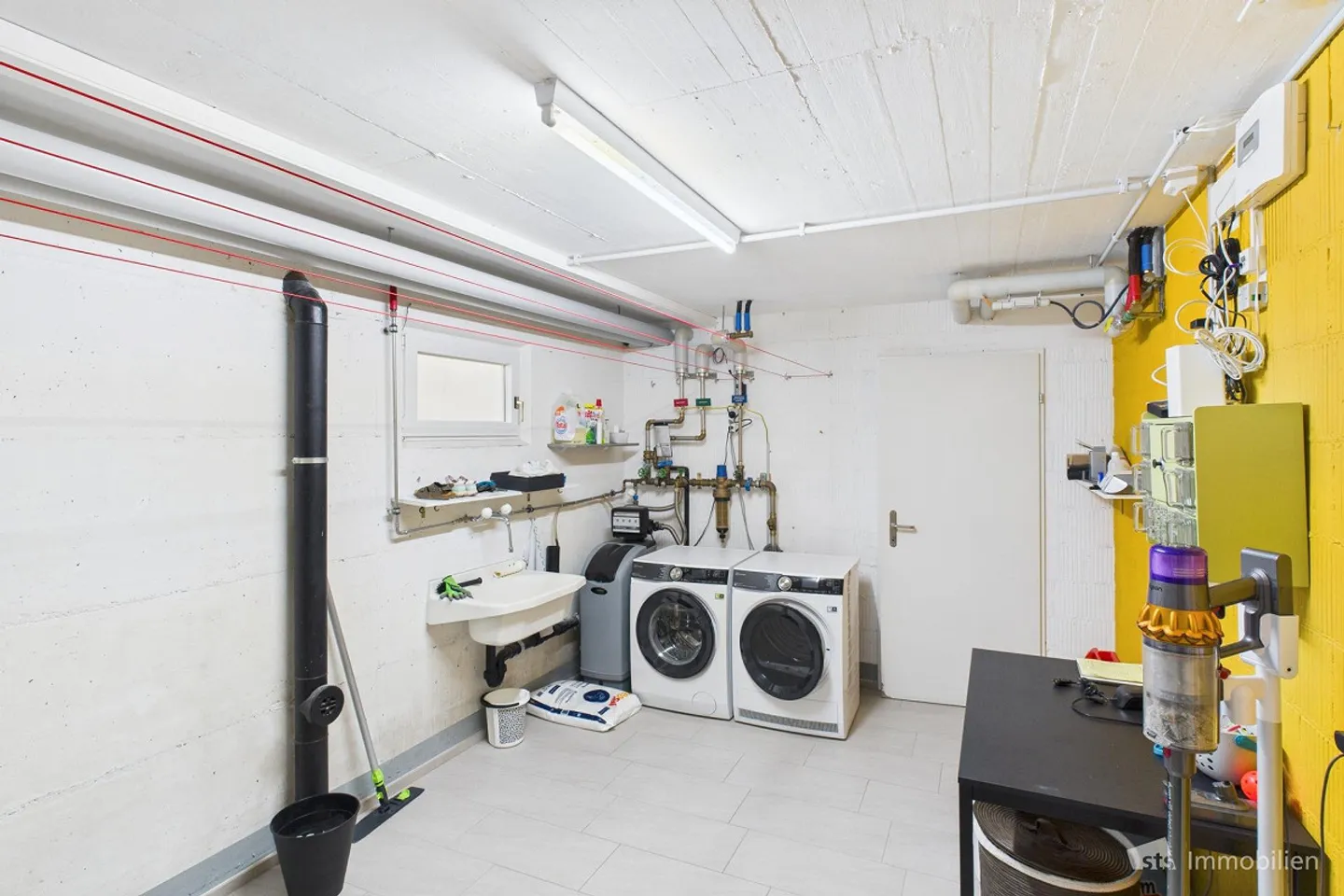 Detached Family Home with a View - Photo 12 of 18