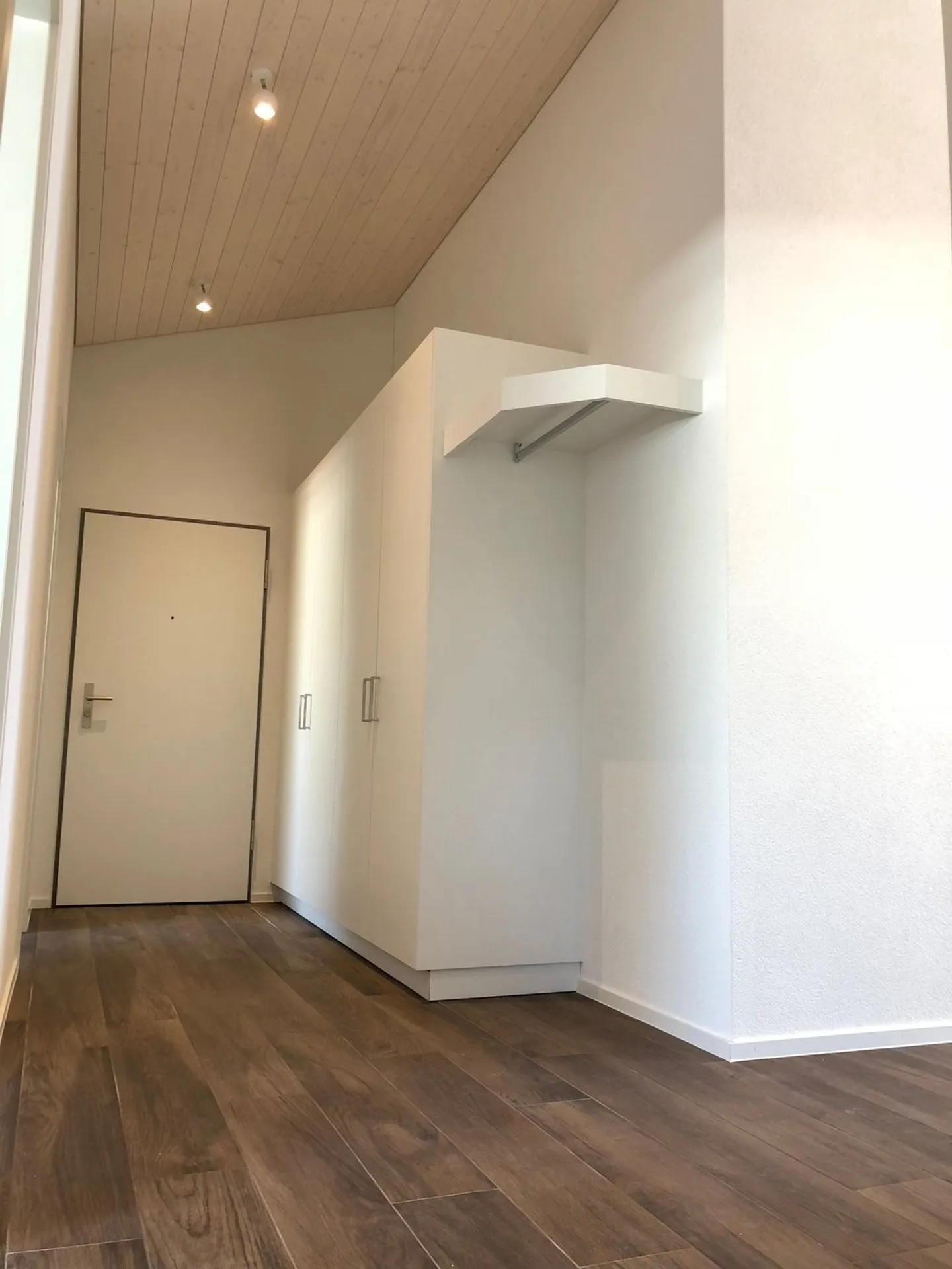 Bright 4.5-Room Attic Apartment in Leibstadt – Modern, Quiet, and Family-Friendly - Photo 7 of 16