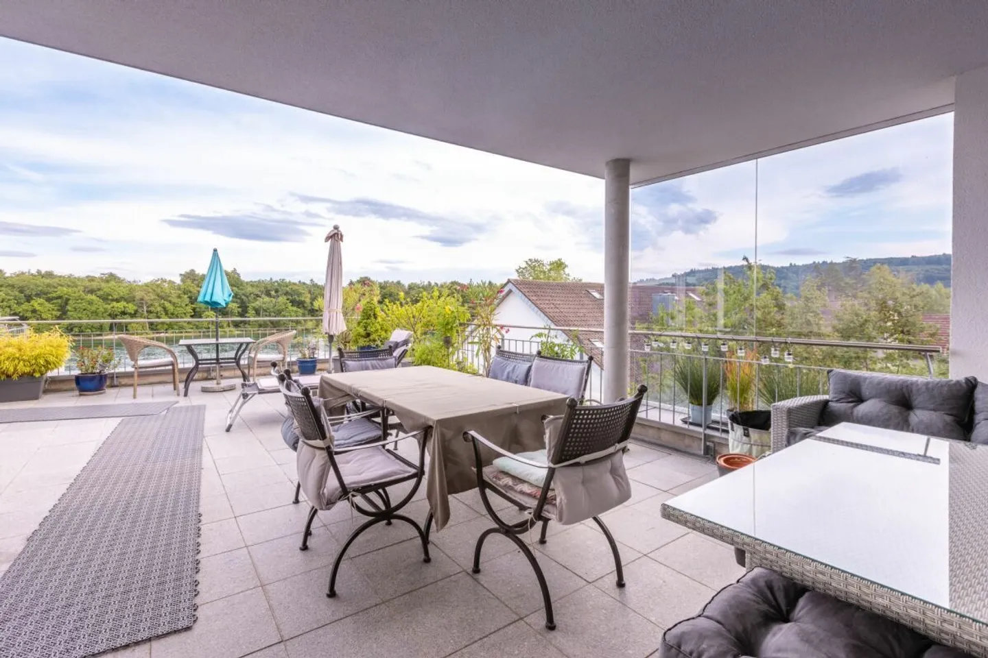 Exclusive 5.5-room terrace apartment - Premium Rhine view in Büsingen am Hochrhein - Photo 4 of 42