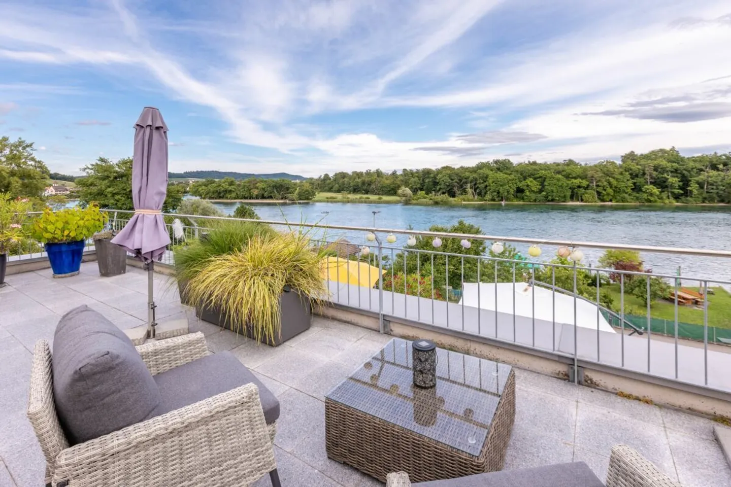 Exclusive 5.5-room terrace apartment - Premium Rhine view in Büsingen am Hochrhein - Photo 5 of 42