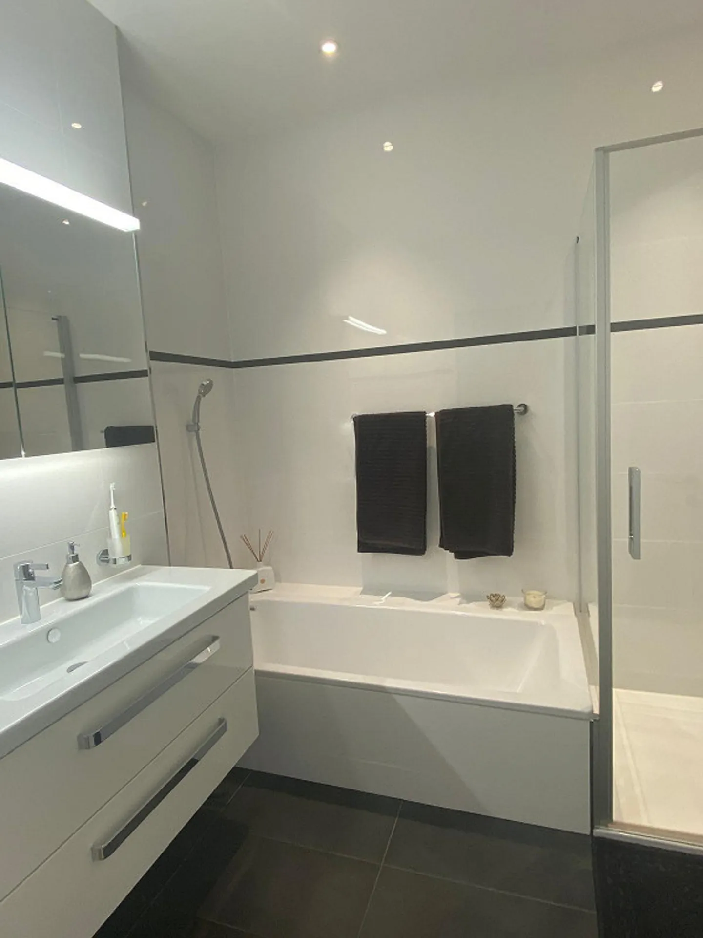 Appartamento moderno di 3,5 locali con alto standard nel centro di Kriens - Foto 8 di 9