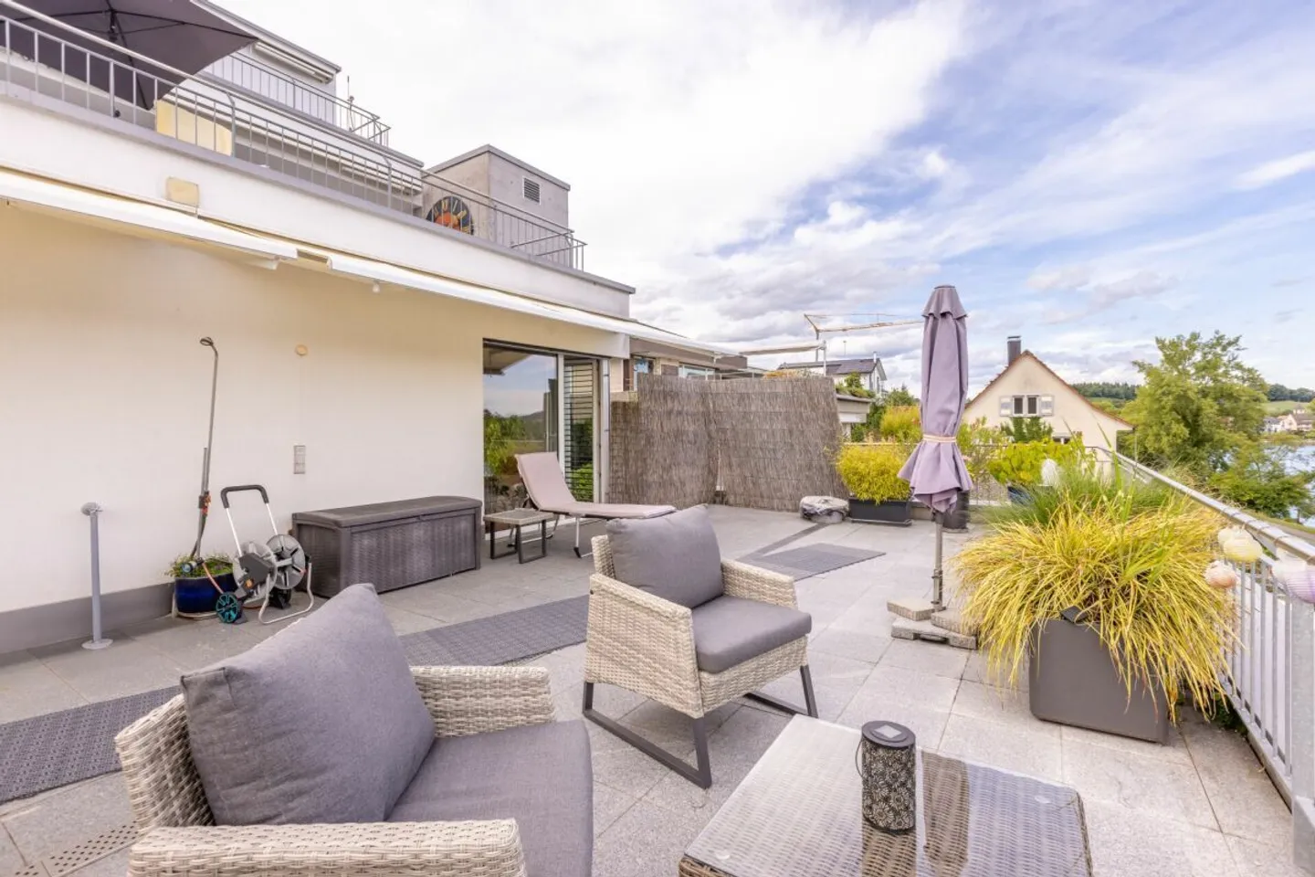 Exclusive 5.5-room terrace apartment - Premium Rhine view in Büsingen am Hochrhein - Photo 8 of 42