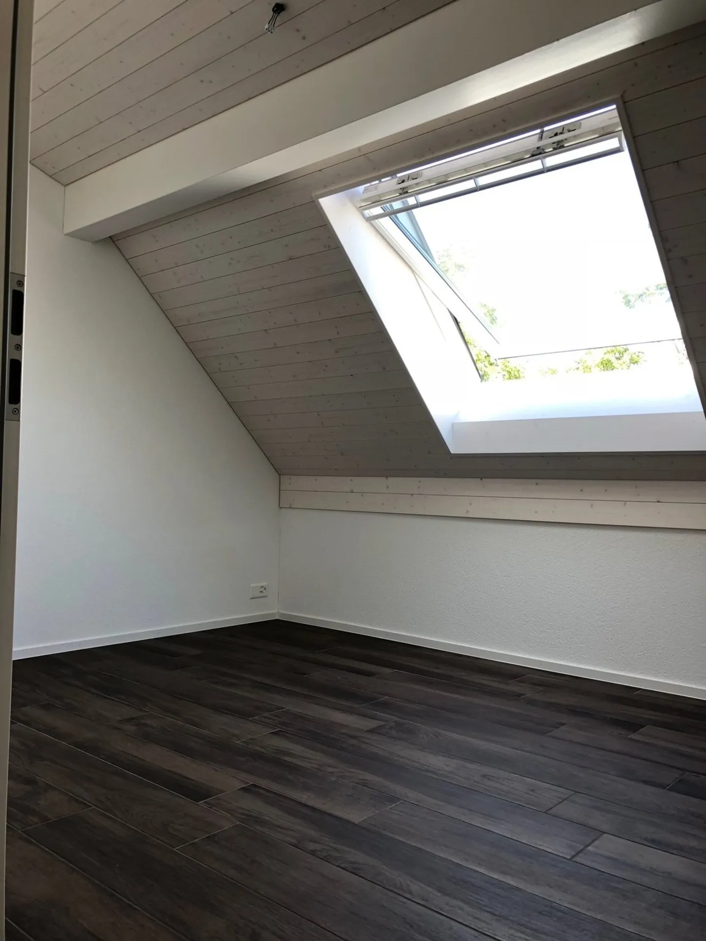 Bright 4.5-Room Attic Apartment in Leibstadt – Modern, Quiet, and Family-Friendly - Photo 9 of 16