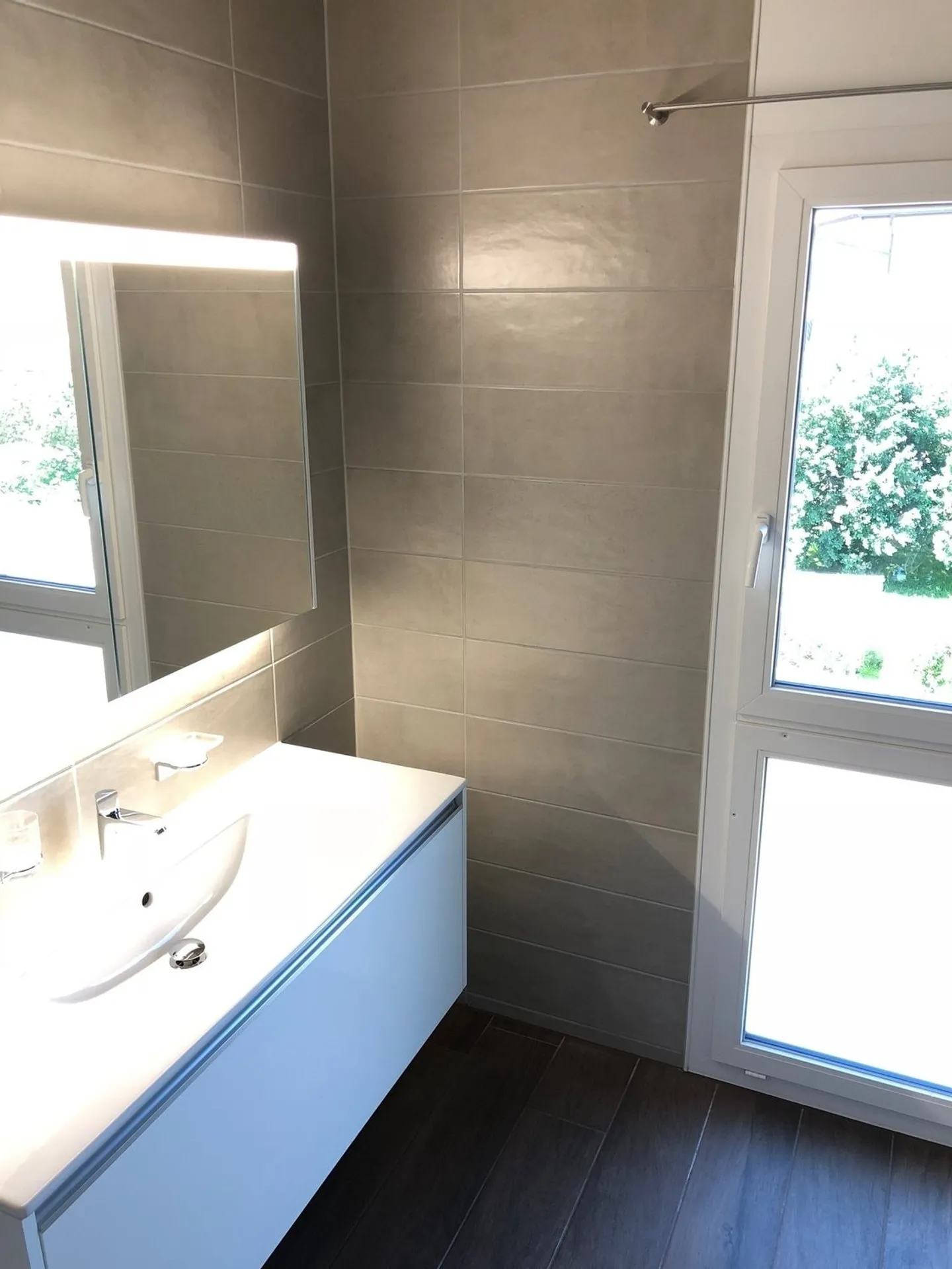Bright 4.5-Room Attic Apartment in Leibstadt – Modern, Quiet, and Family-Friendly - Photo 12 of 16