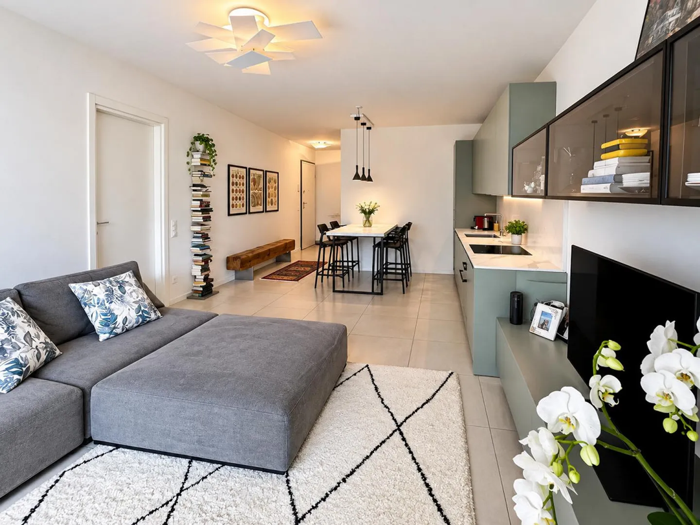 MENDRISIO | 2,5 PIÈCES AVEC VÉRANDA ET JARDIN PRIVÉ EN PLUS D'UN EMPLACEMENT DE PARKING DANS UN GARAGE - Photo 2 sur 20