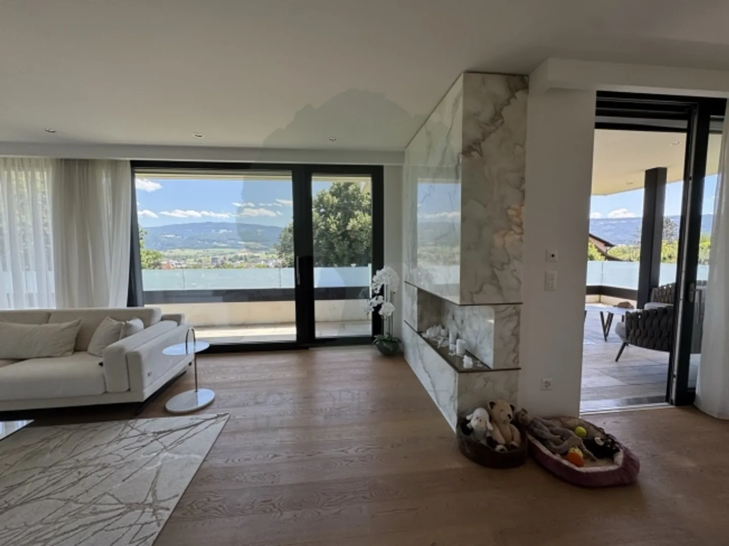 Stunning 5.5-room apartment of 170 m² with terrace of 62 m² - Photo 9 of 20