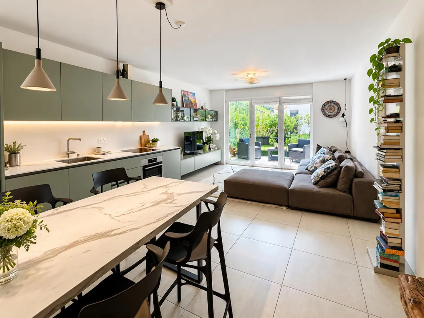 MENDRISIO | 2,5 PIÈCES AVEC VÉRANDA ET JARDIN PRIVÉ EN PLUS D'UN EMPLACEMENT DE PARKING DANS UN GARAGE - Photo 4 sur 20