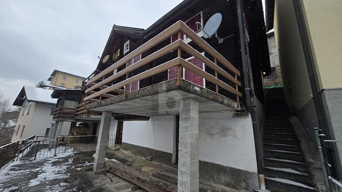 Chalet for sale - Photo 1 of 3