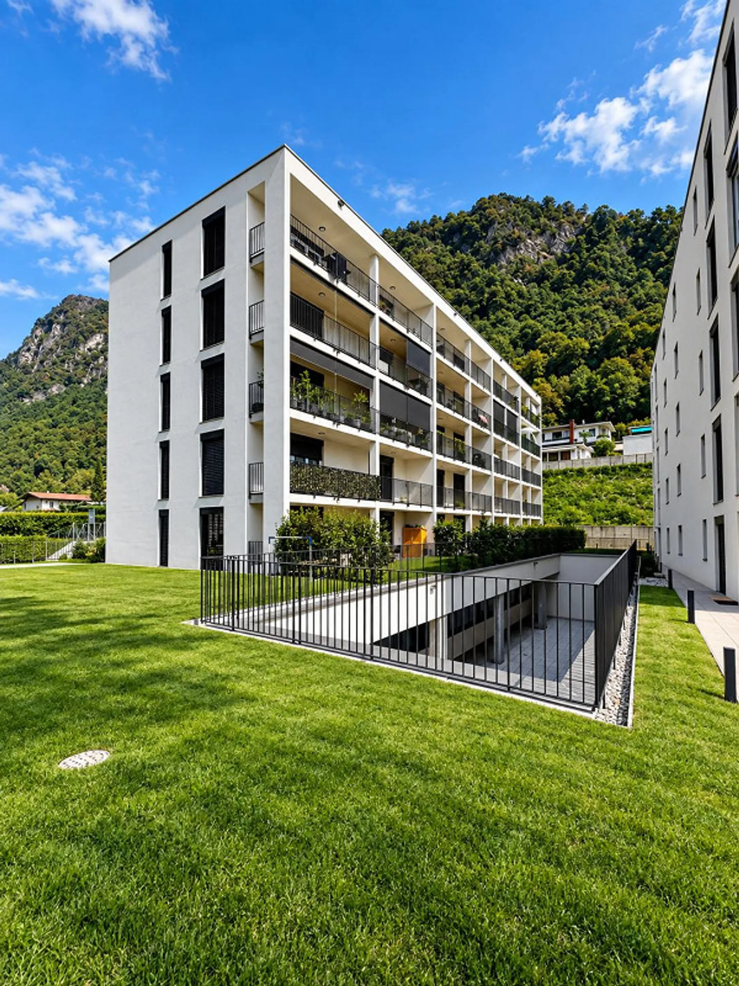 MENDRISIO | 2,5 PIÈCES AVEC VÉRANDA ET JARDIN PRIVÉ EN PLUS D'UN EMPLACEMENT DE PARKING DANS UN GARAGE - Photo 8 sur 20
